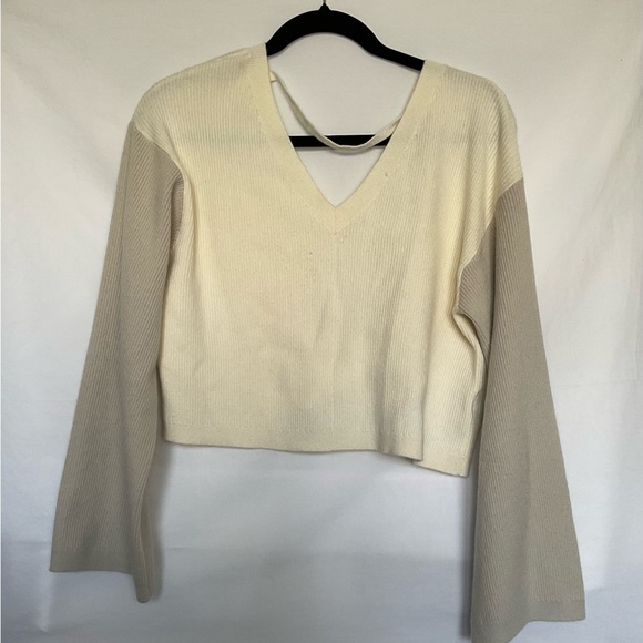 Cream Wide Leg Knit Pants & crop top for Casual Elegance - Picture 2 of 11